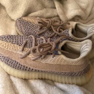 Yeezy Boost 350 “Ash Pearl”